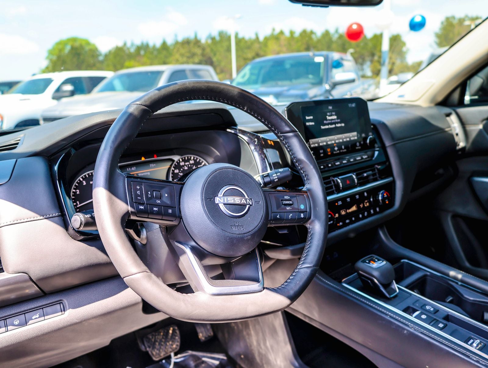 2024 Nissan Pathfinder SL Premium