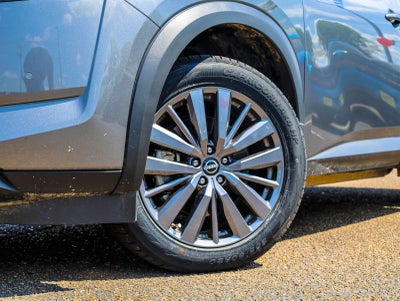 2024 Nissan Pathfinder SL Premium