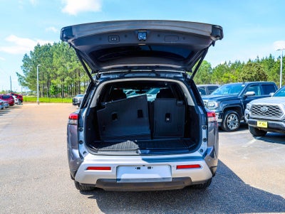 2024 Nissan Pathfinder SL Premium