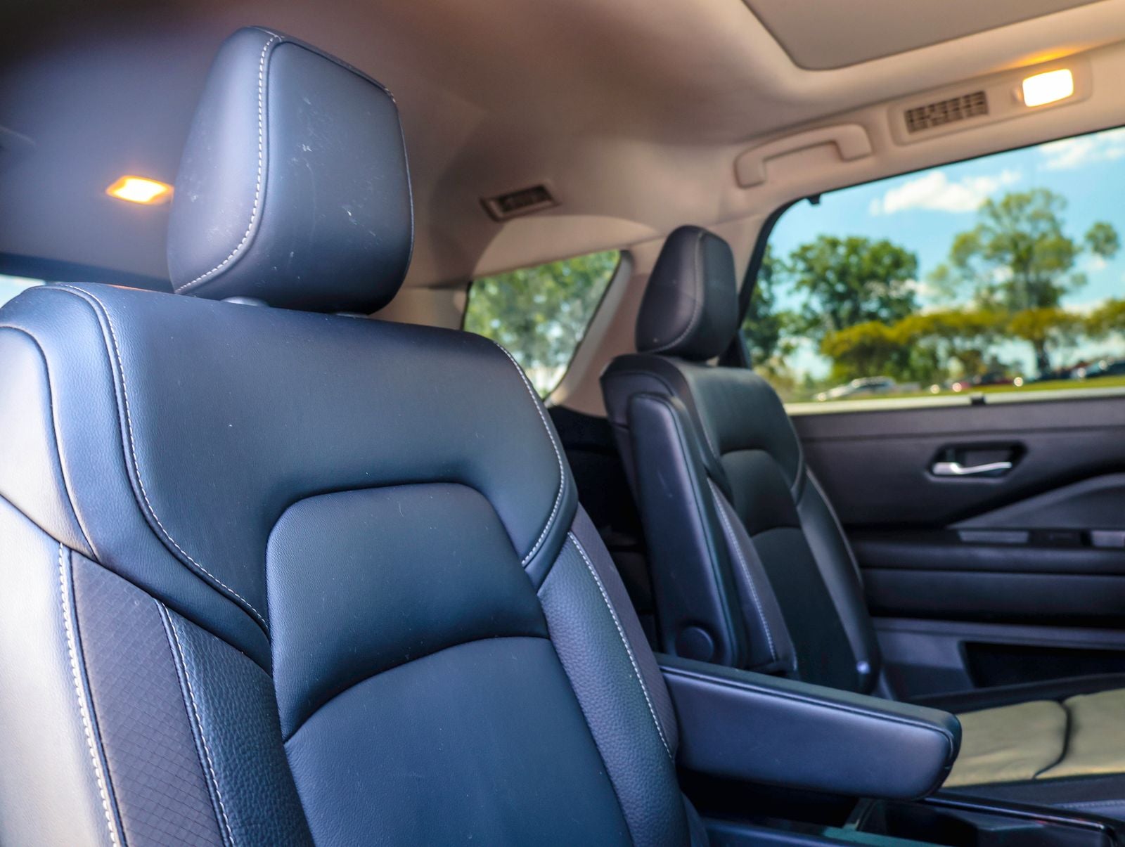 2024 Nissan Pathfinder SL Premium