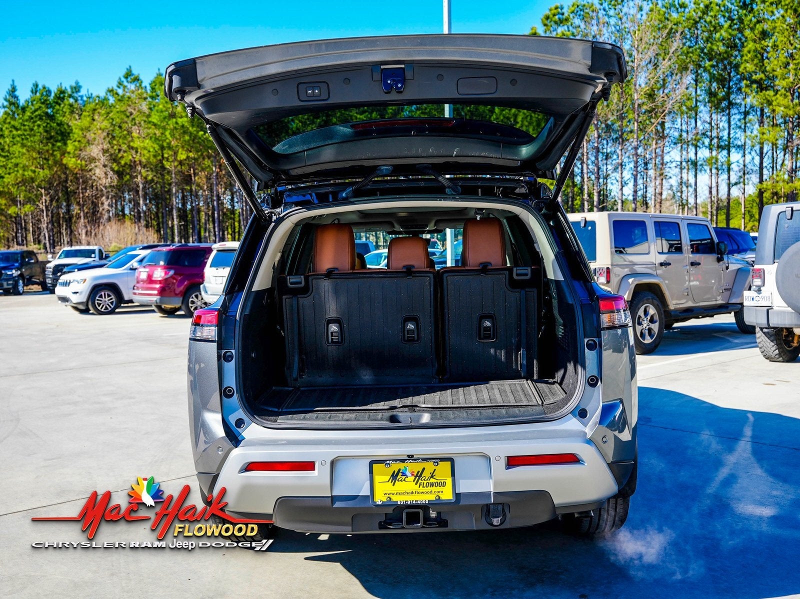 2023 Nissan Pathfinder Platinum