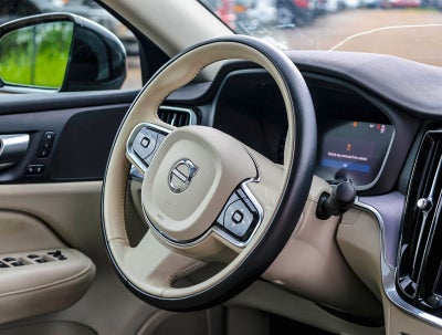 2024 Volvo S60 B5 Core Dark Theme