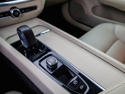 2024 Volvo S60 B5 Core Dark Theme