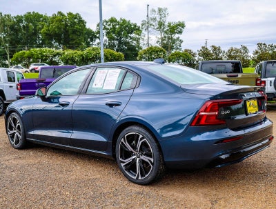 2024 Volvo S60 B5 Core Dark Theme
