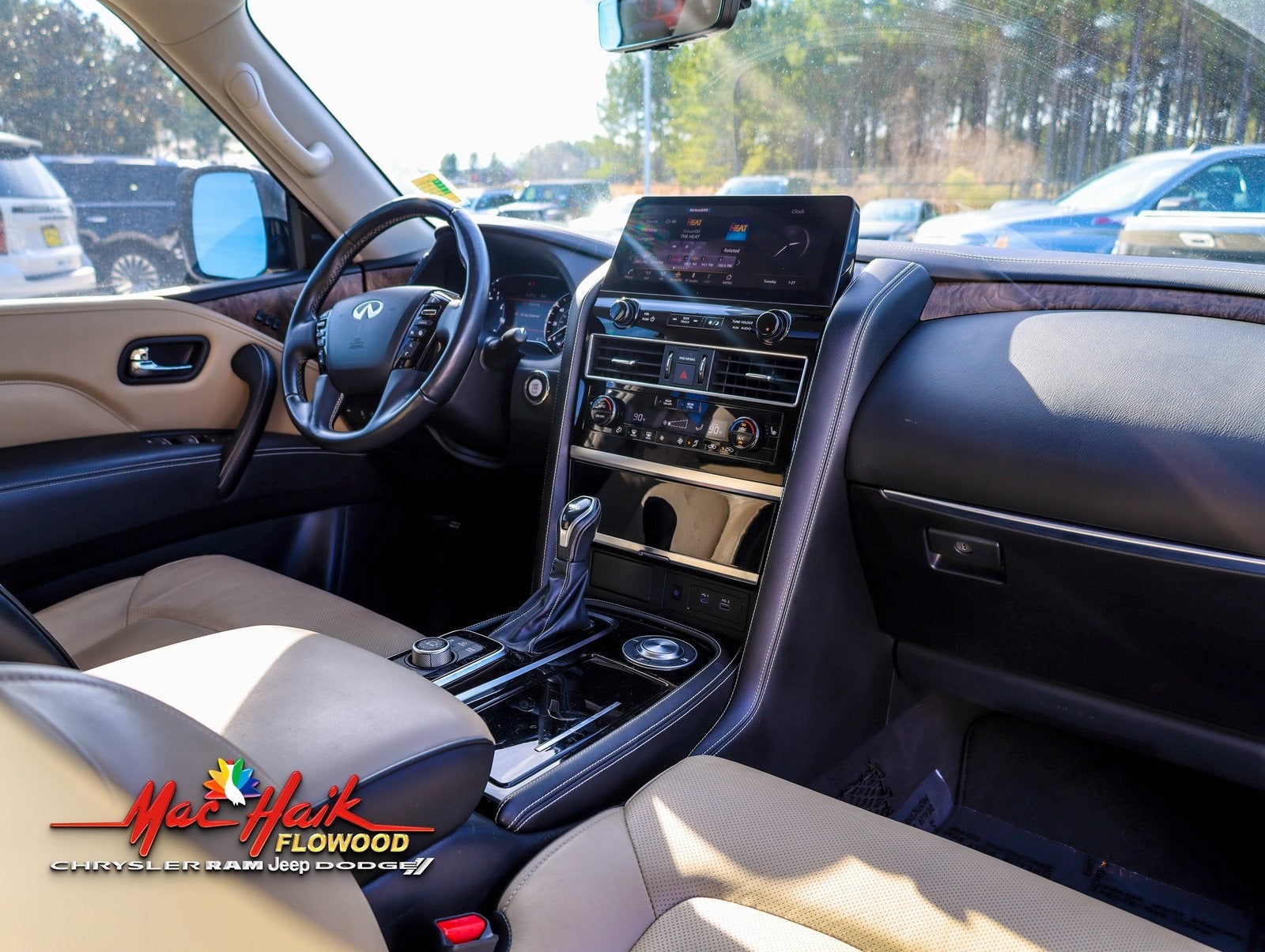 2022 INFINITI QX80 Premium Select