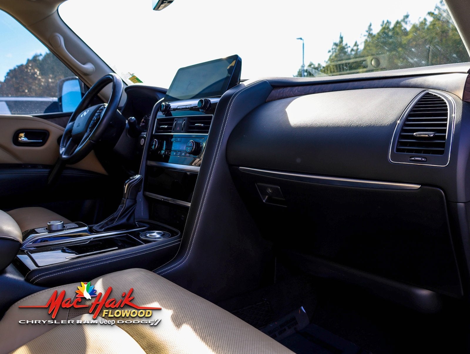 2022 INFINITI QX80 Premium Select