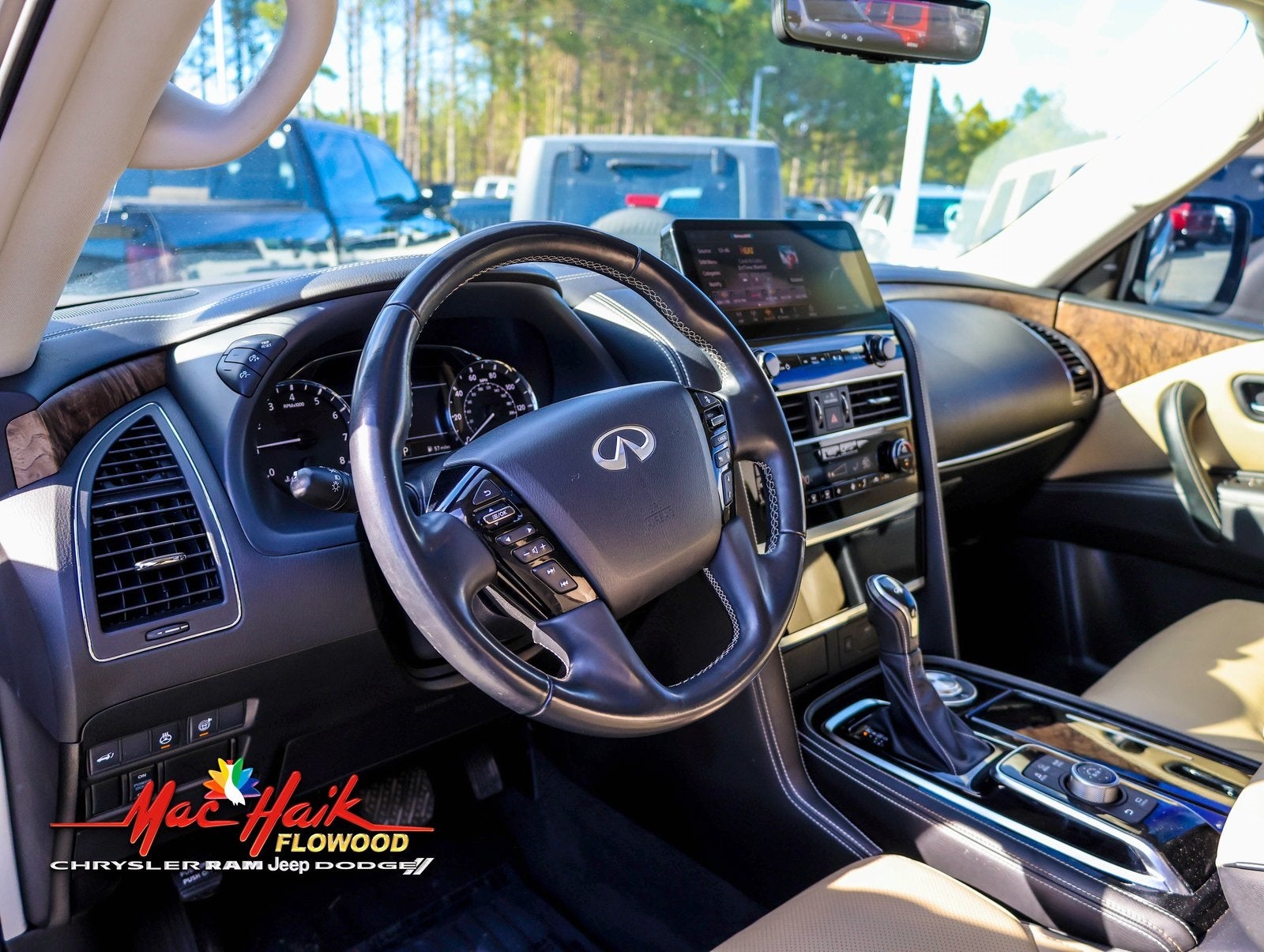 2022 INFINITI QX80 Premium Select