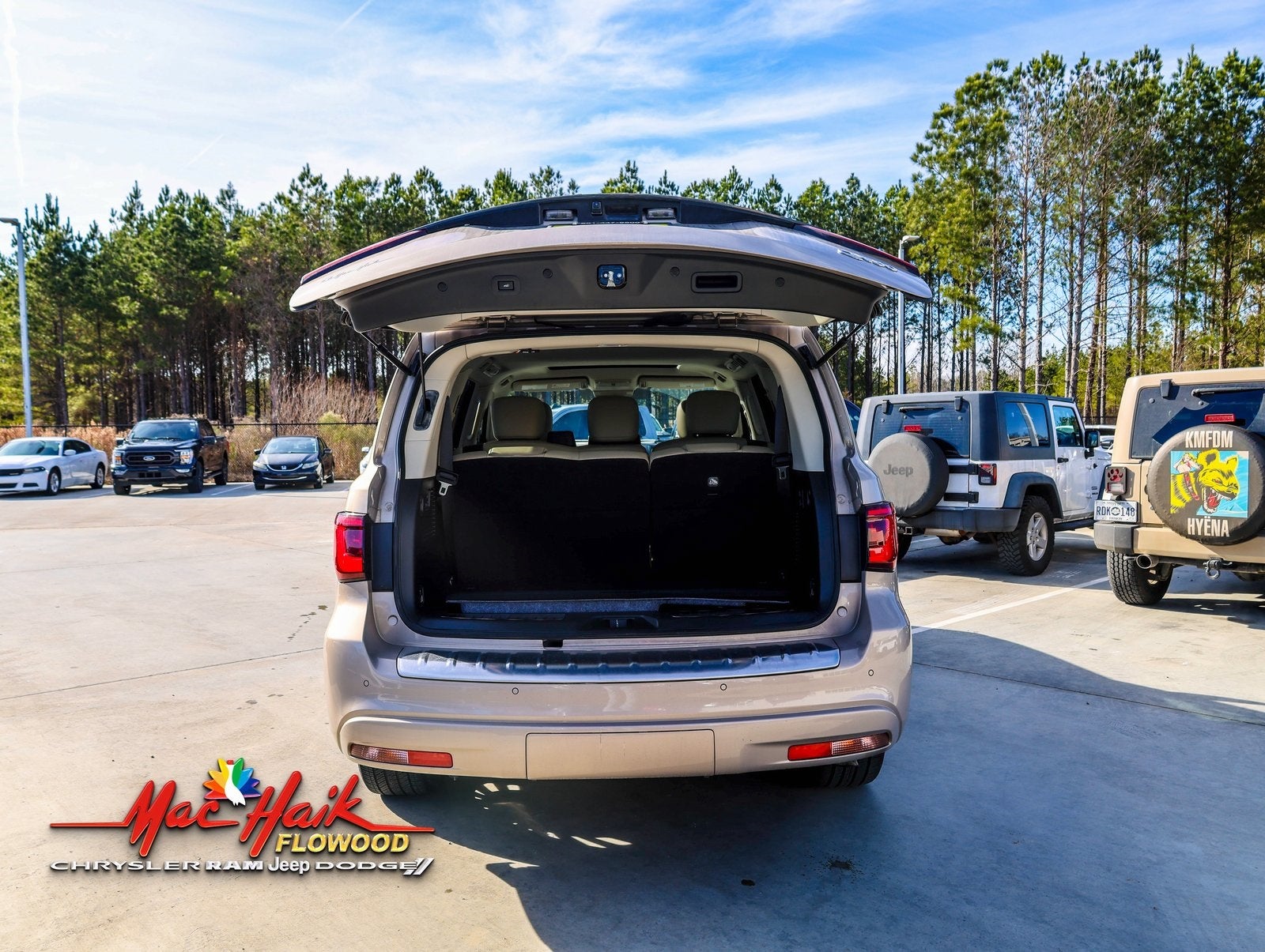 2022 INFINITI QX80 Premium Select