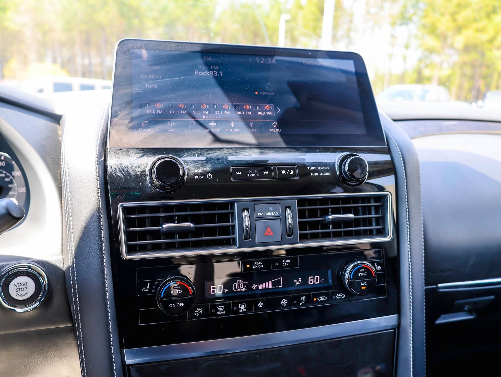 2024 INFINITI QX80 LUXE