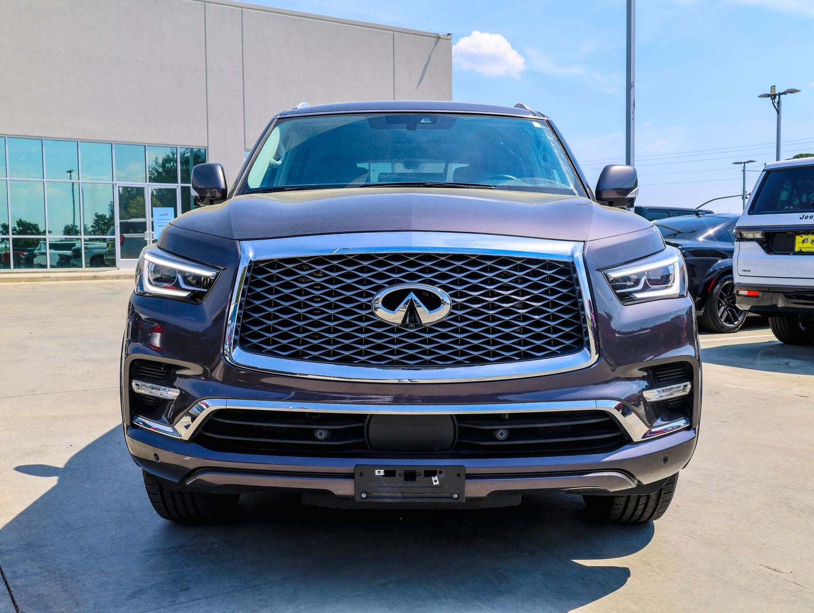 2024 INFINITI QX80 LUXE