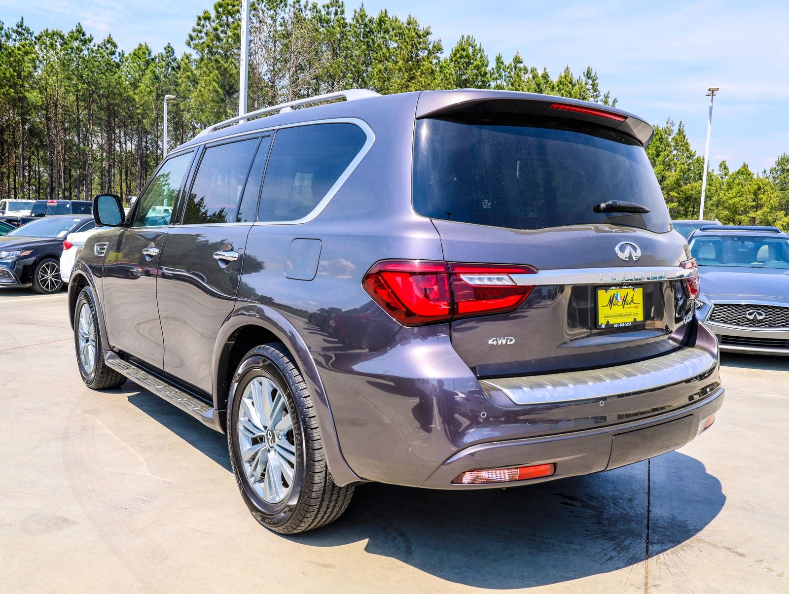 2024 INFINITI QX80 LUXE