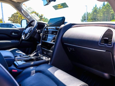 2022 INFINITI QX80 Premium Select