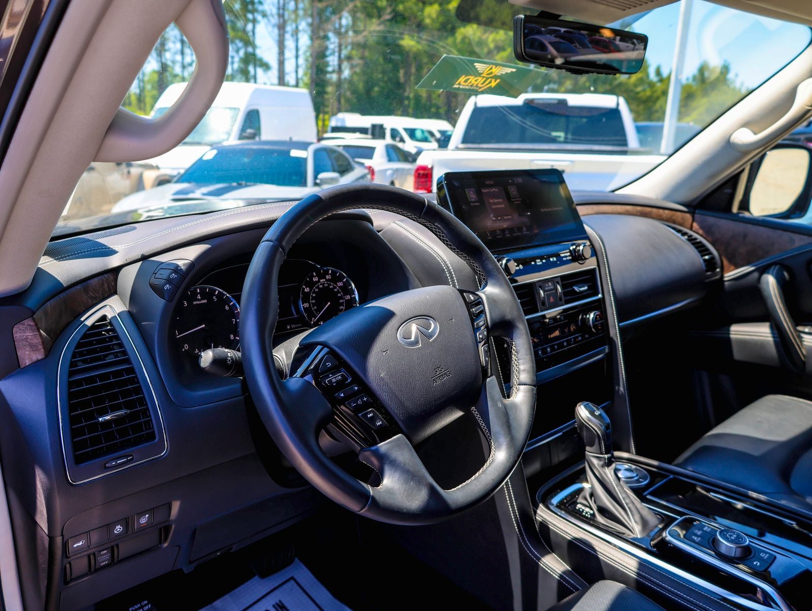 2022 INFINITI QX80 Premium Select