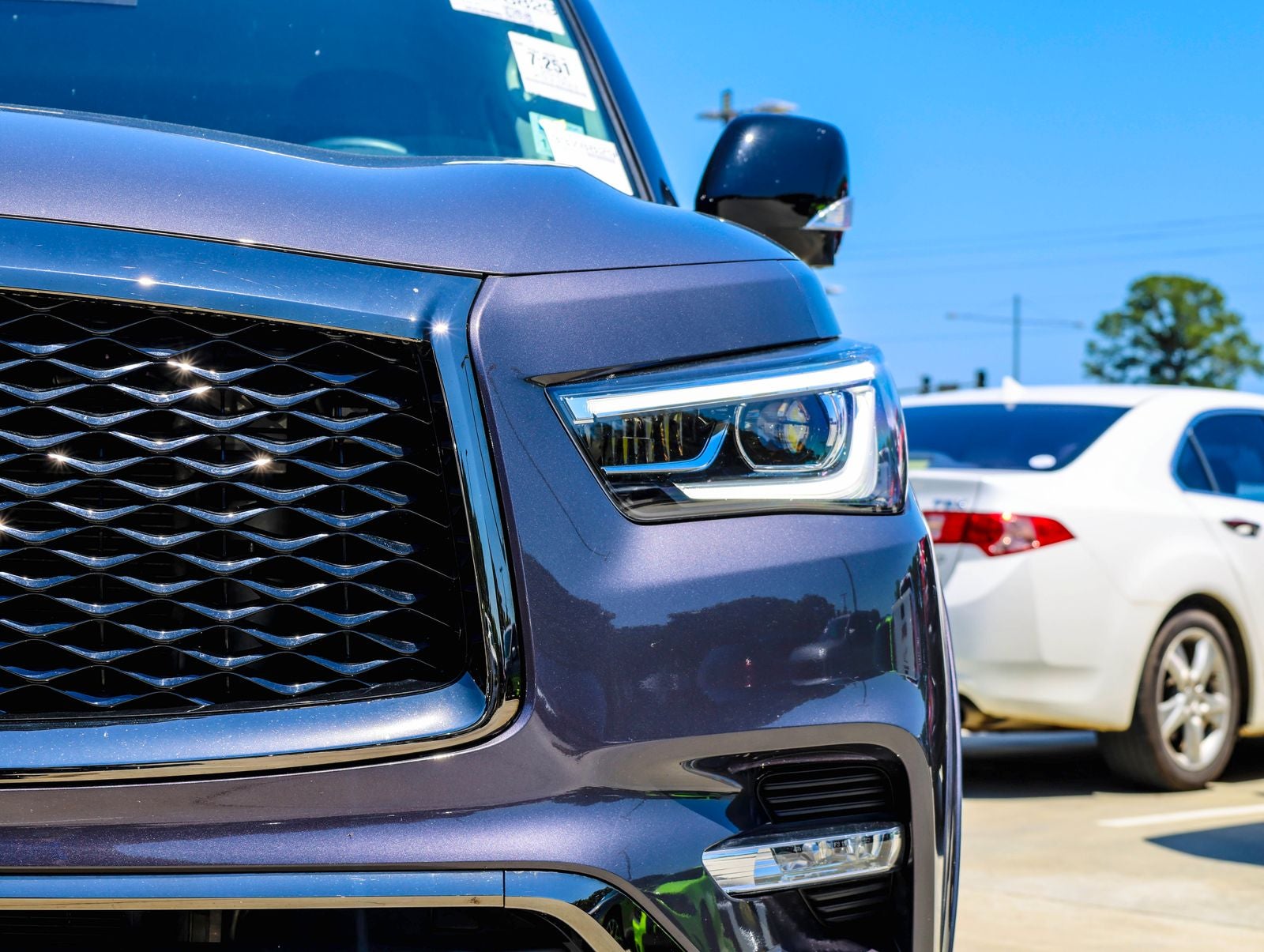 2022 INFINITI QX80 Premium Select