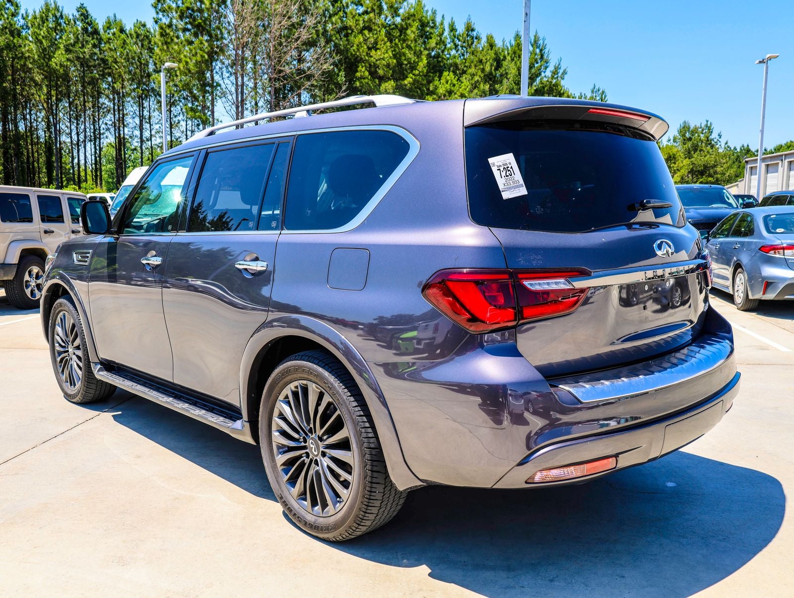 2022 INFINITI QX80 Premium Select