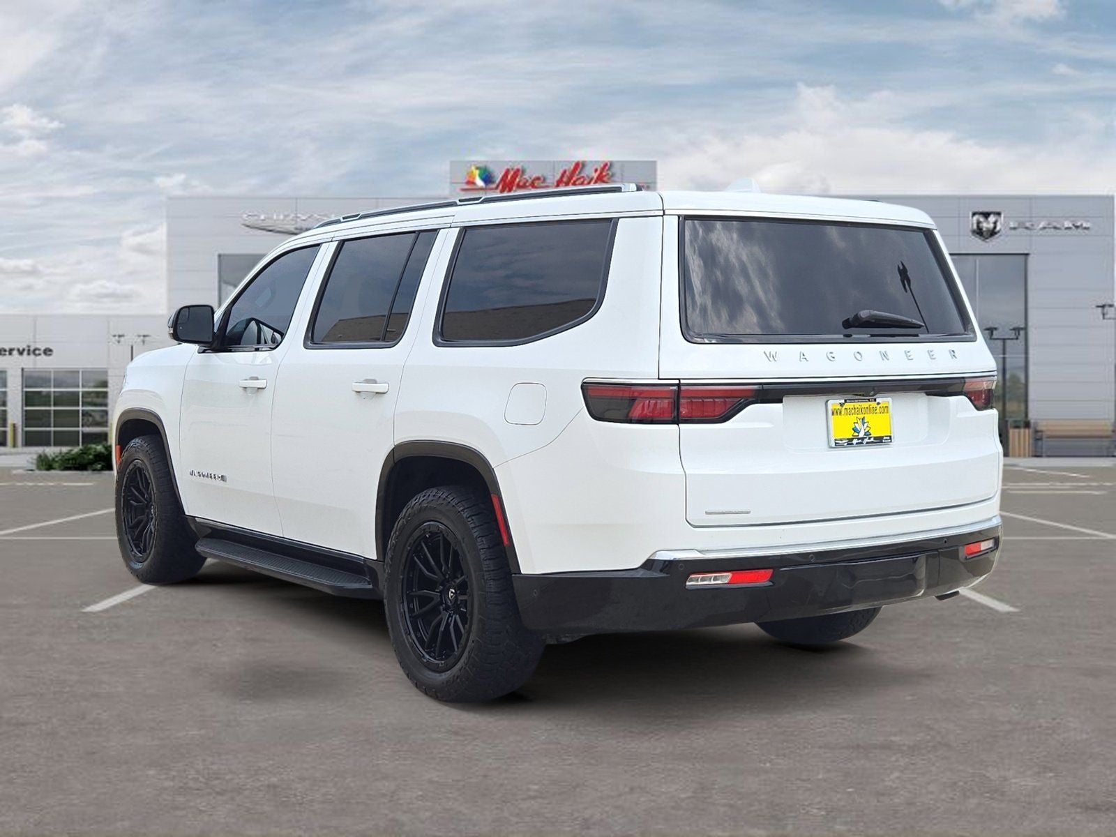 2023 Jeep Wagoneer Base