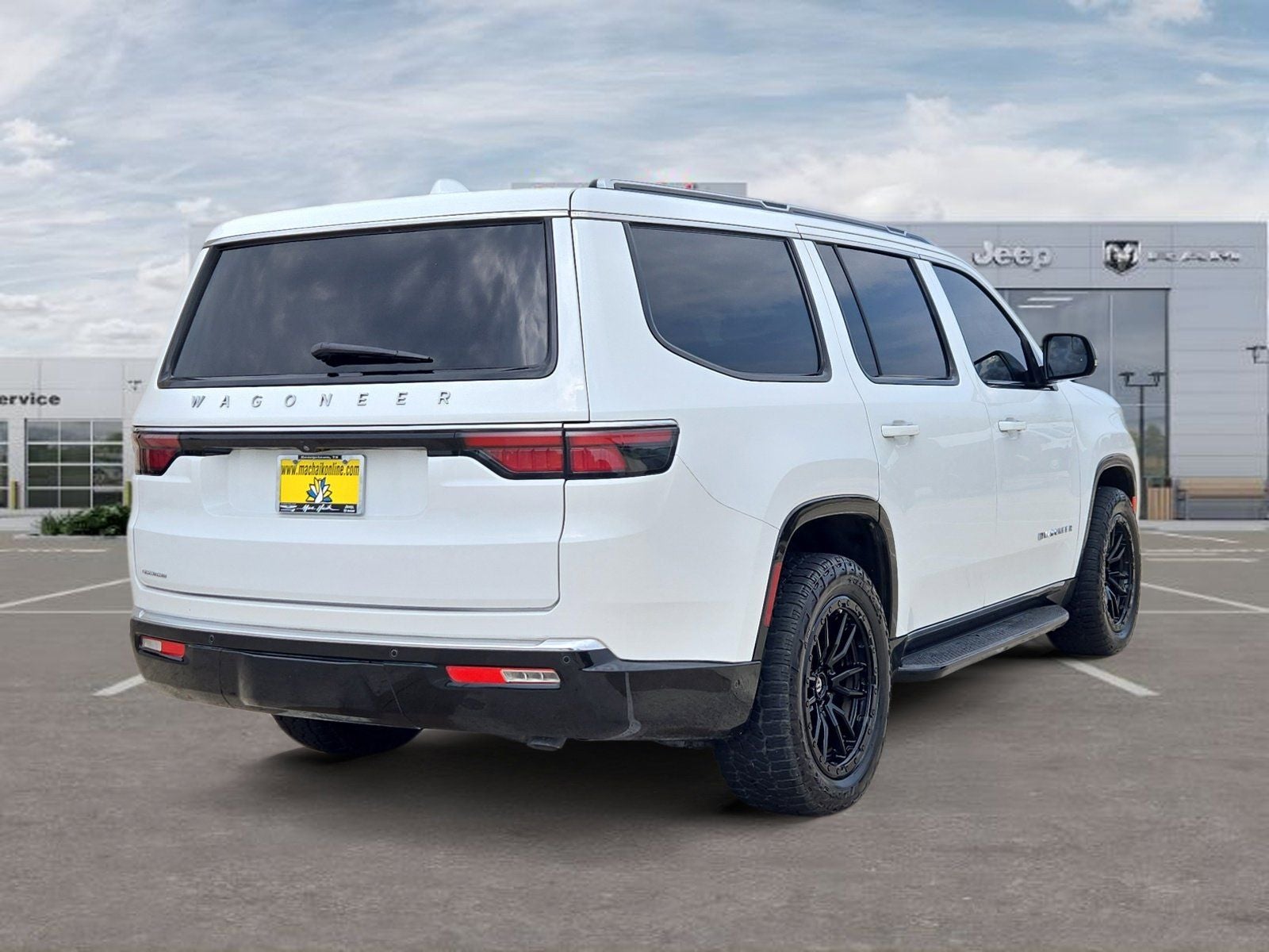 2023 Jeep Wagoneer Base