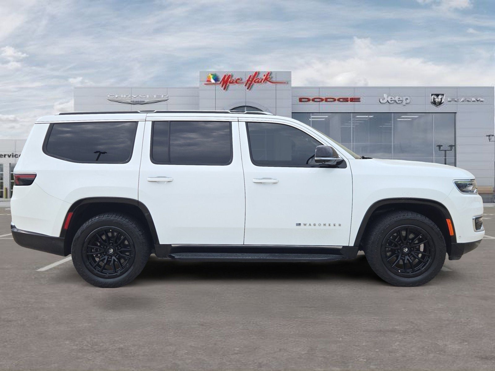 2023 Jeep Wagoneer Base