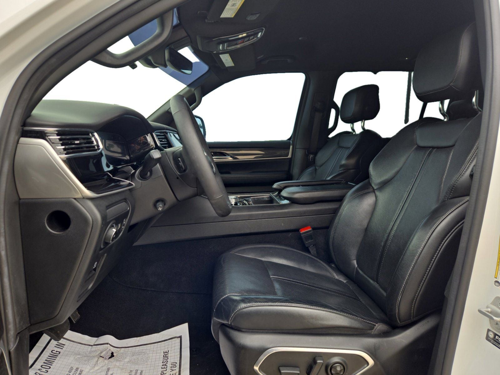 2023 Jeep Wagoneer Base