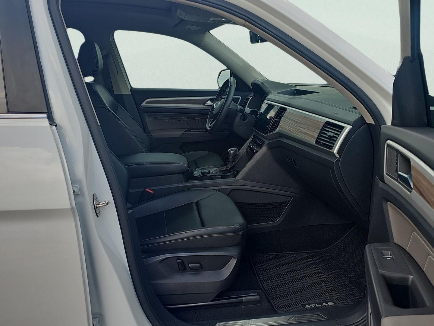 2023 Volkswagen Atlas Base