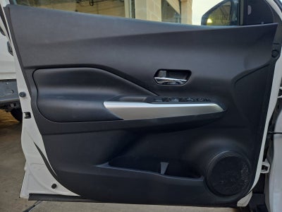 2019 Nissan Kicks SR