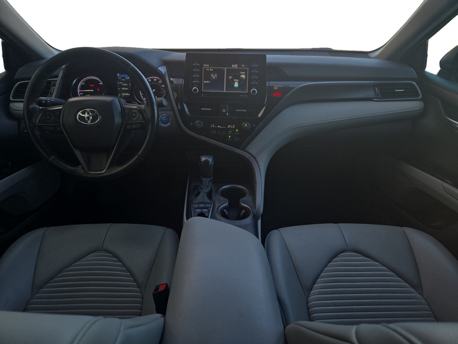 2022 Toyota Camry Hybrid SE