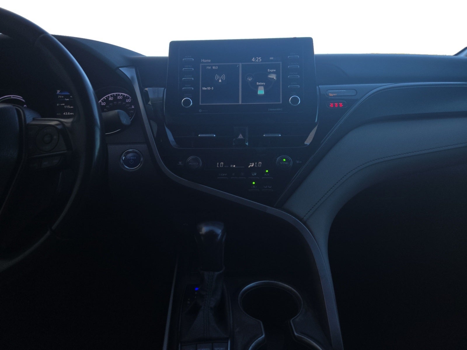 2022 Toyota Camry Hybrid SE