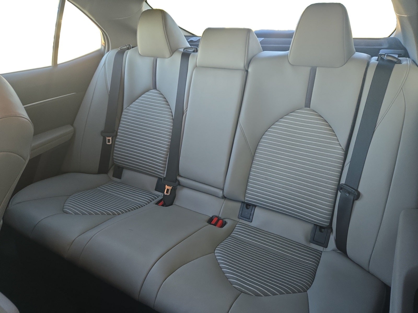 2022 Toyota Camry Hybrid SE