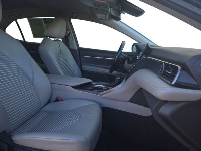 2022 Toyota Camry Hybrid SE