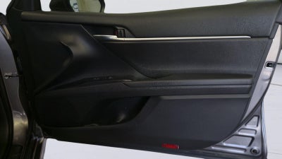 2020 Toyota Camry Hybrid SE