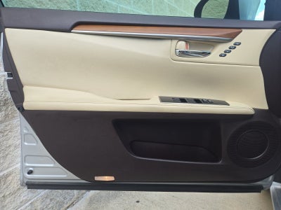 2017 Lexus ES 300h