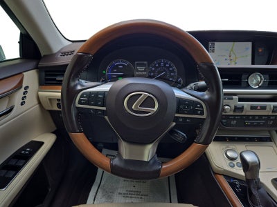 2017 Lexus ES 300h