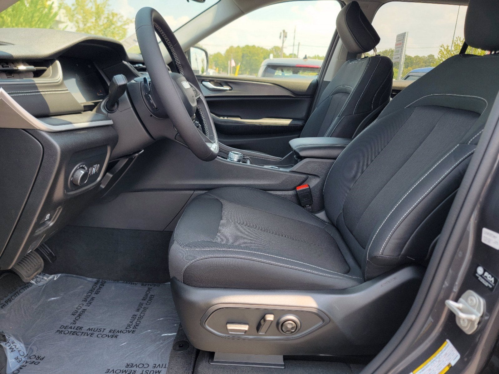 2023 Jeep Grand Cherokee Laredo X