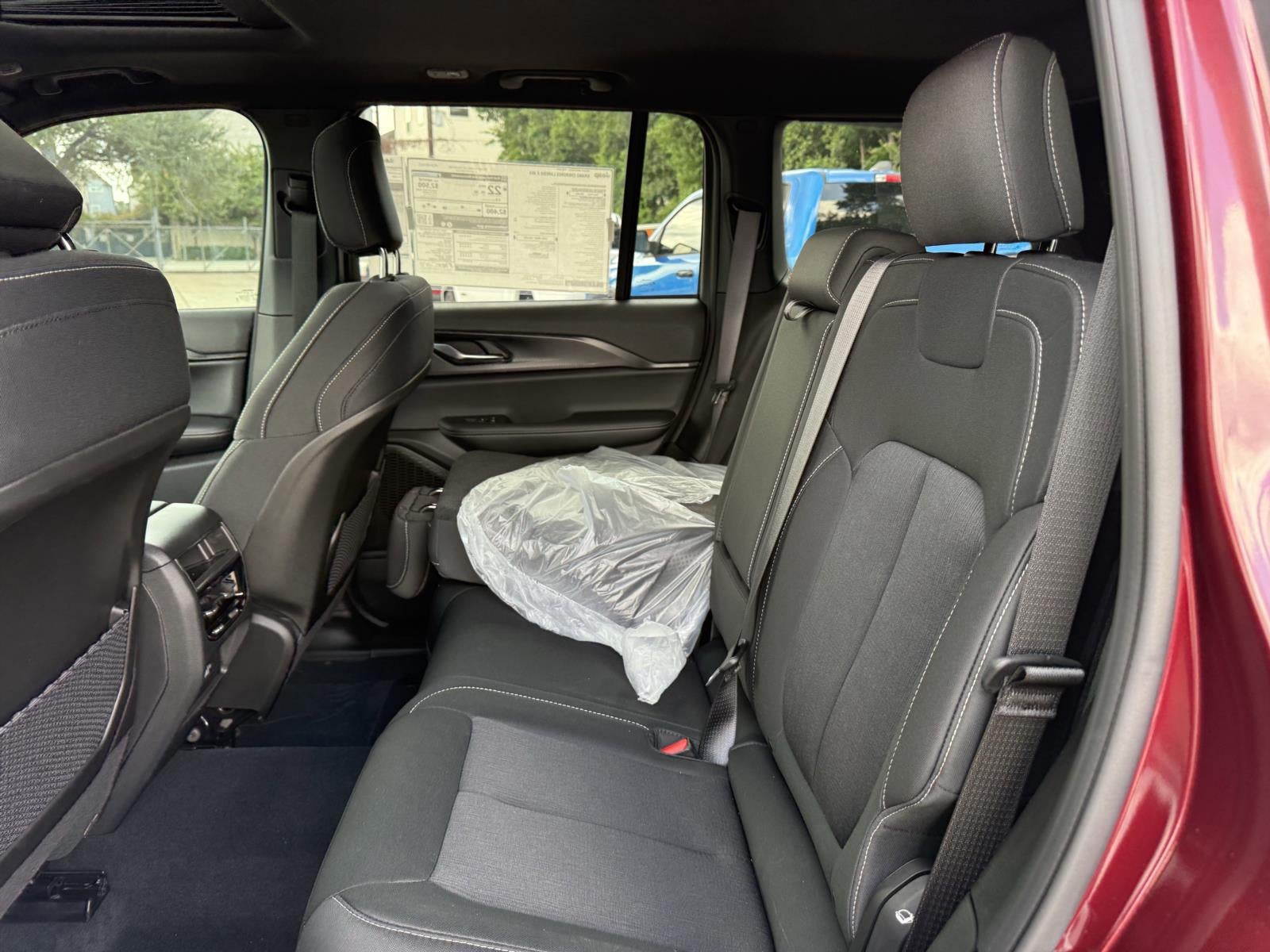 2025 Jeep Grand Cherokee Laredo X