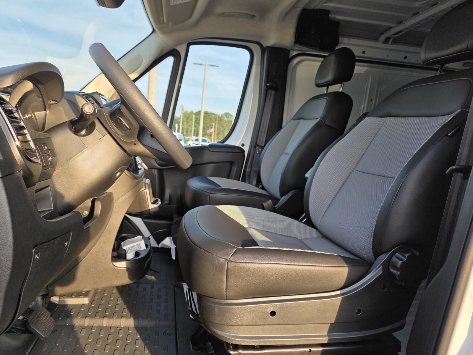 2026 RAM ProMaster Cargo Van Tradesman