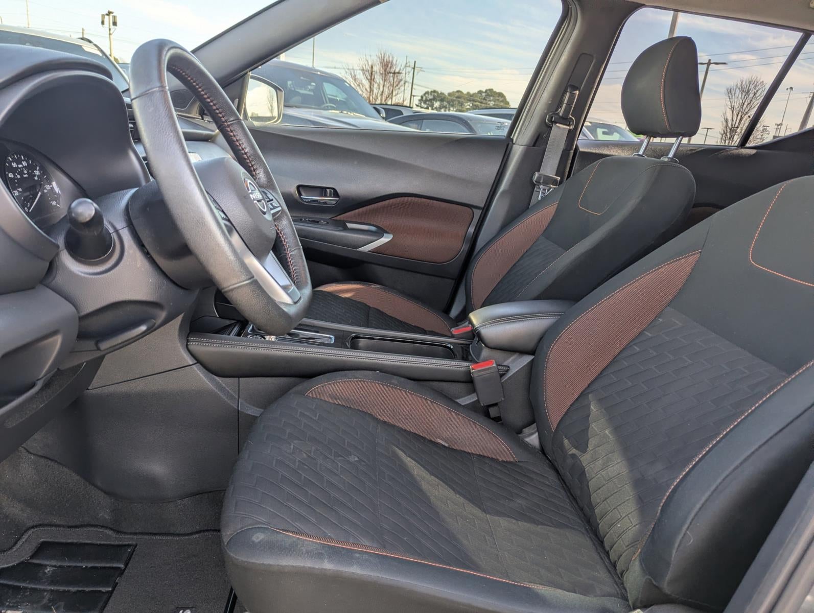 2023 Nissan Kicks SR