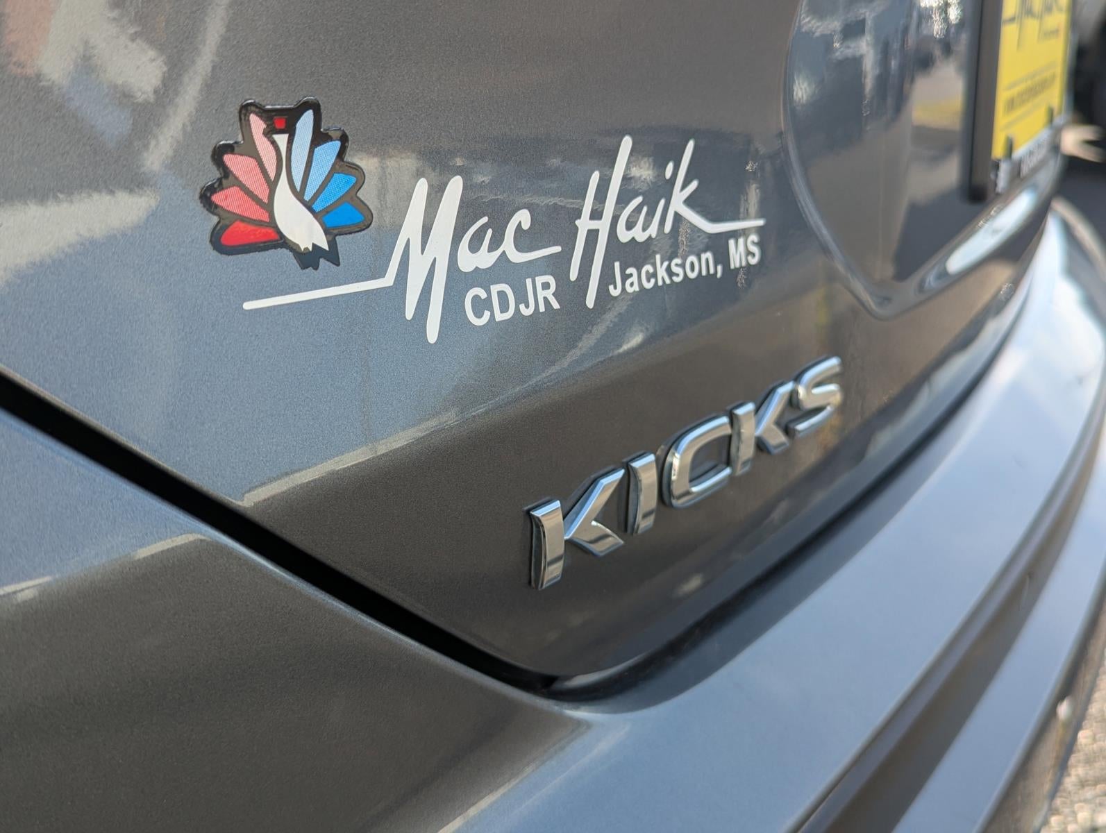 2023 Nissan Kicks SR