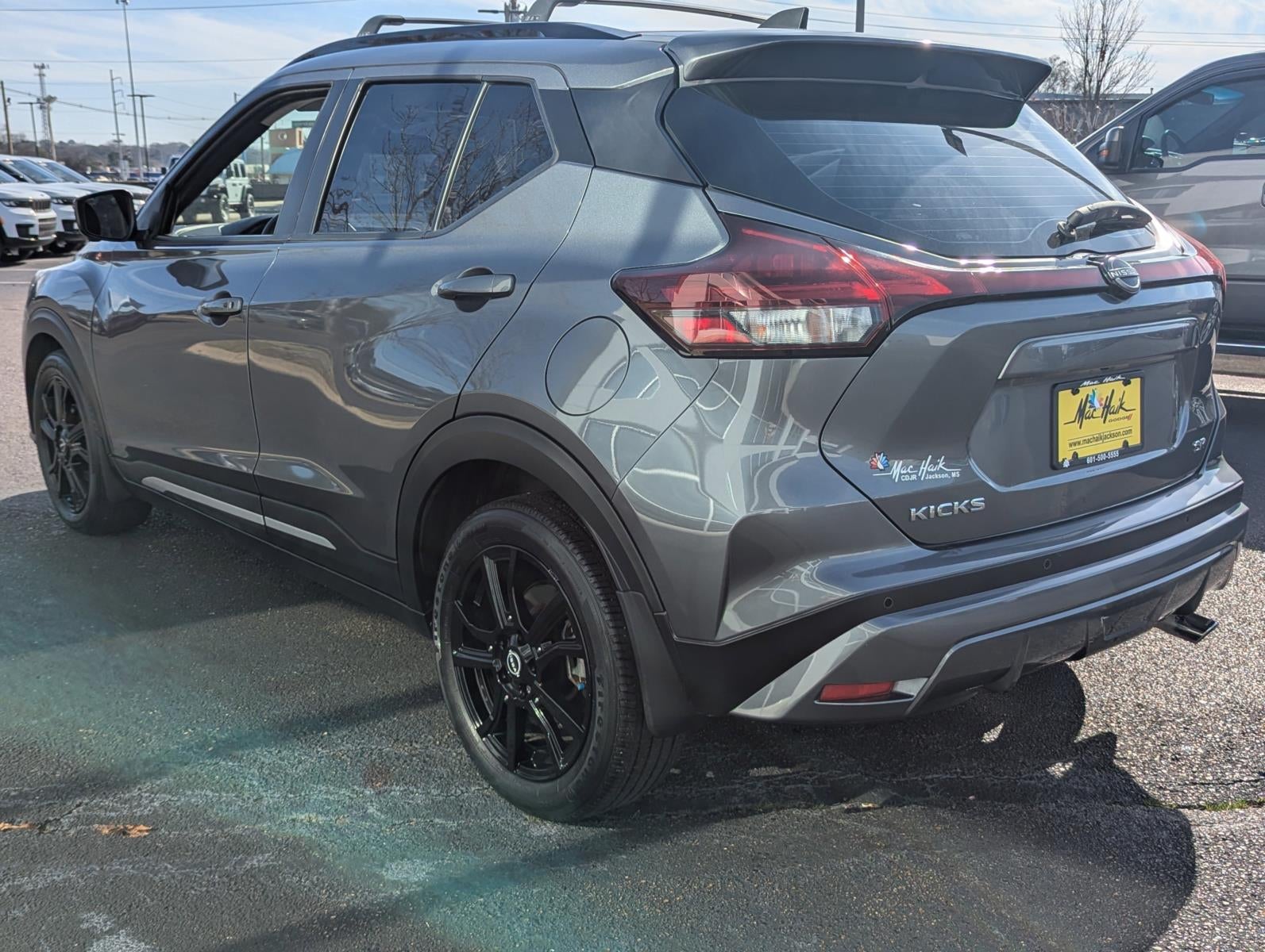 2023 Nissan Kicks SR