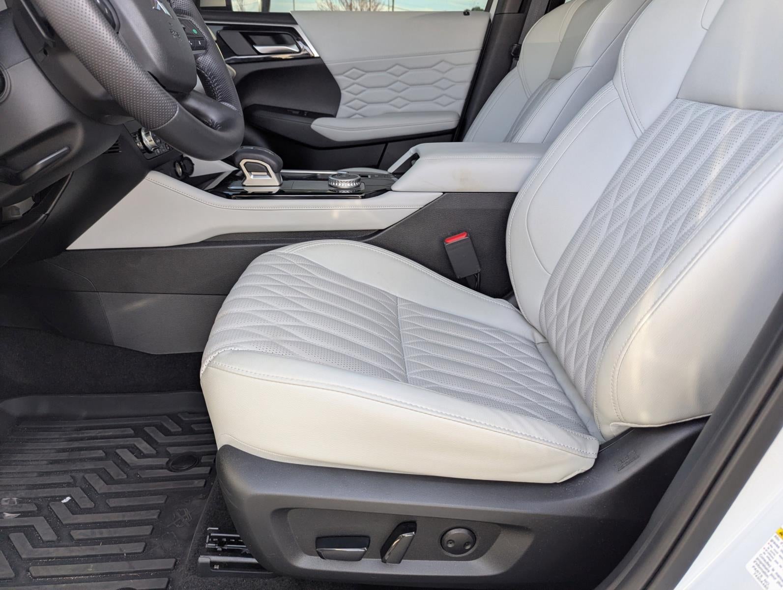 2025 Mitsubishi Outlander SEL