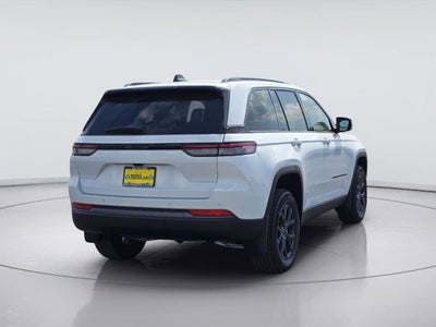 2027 Jeep Grand Cherokee Laredo Altitude
