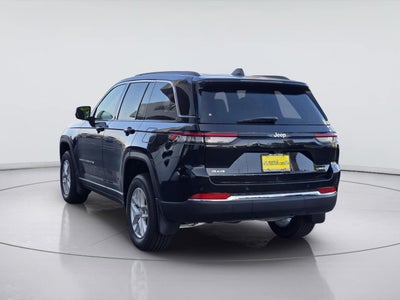2026 Jeep Grand Cherokee Laredo