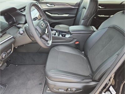 2026 Jeep Grand Cherokee L Laredo Altitude