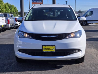 2022 Chrysler Voyager LX