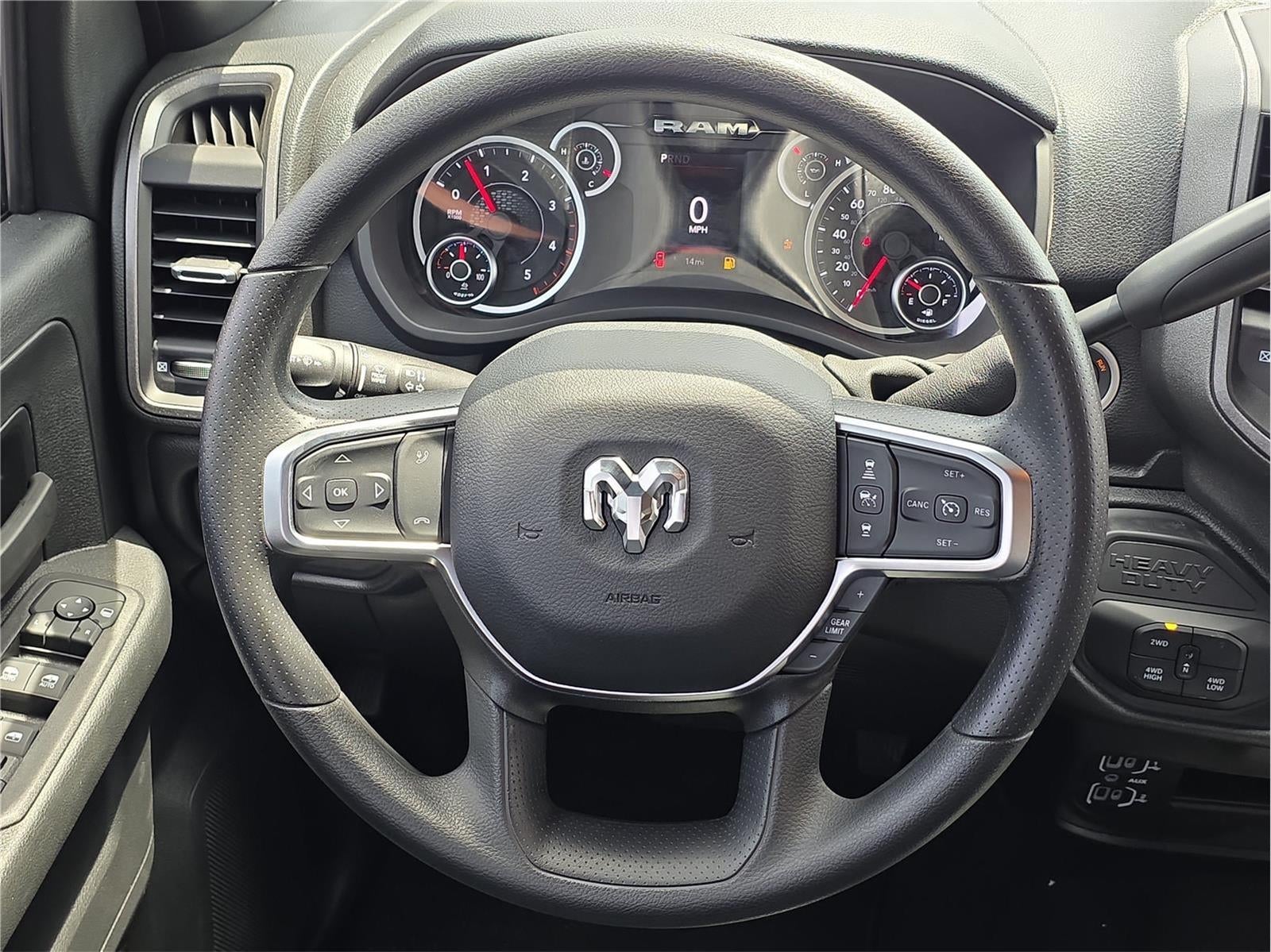 2025 RAM 2500 Tradesman - Photo 12
