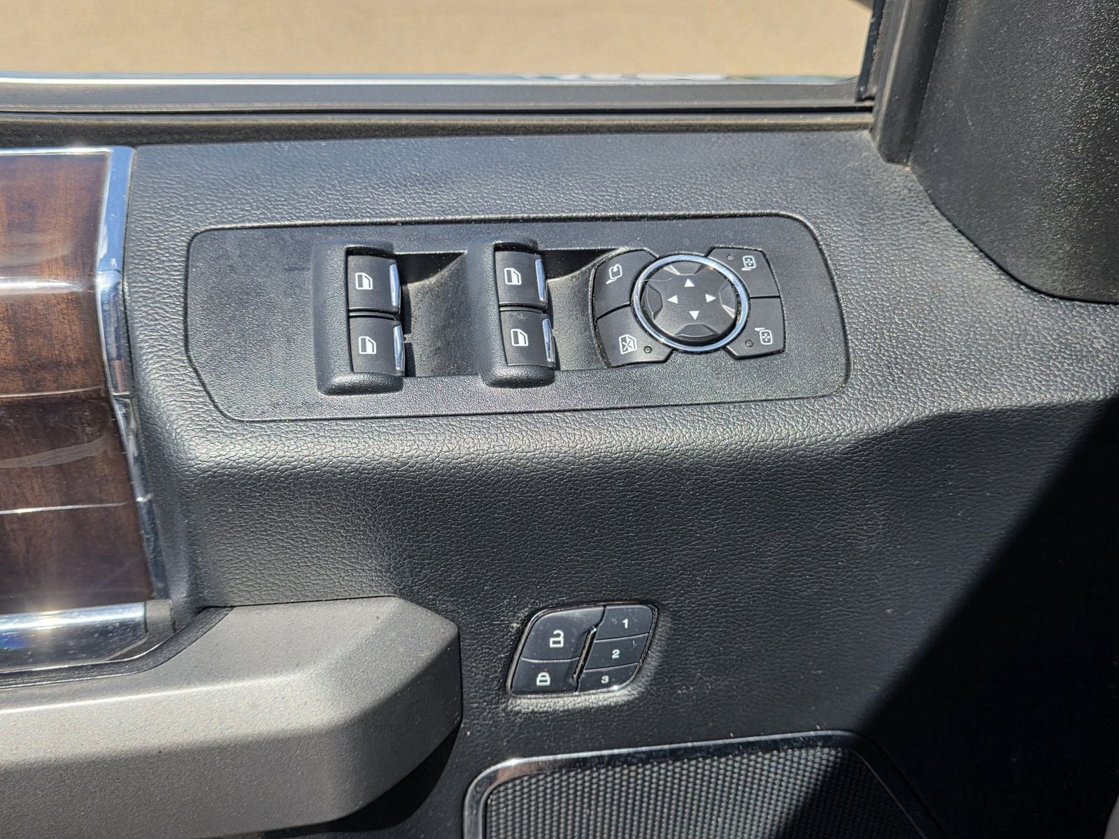 2017 Ford F-150 Platinum