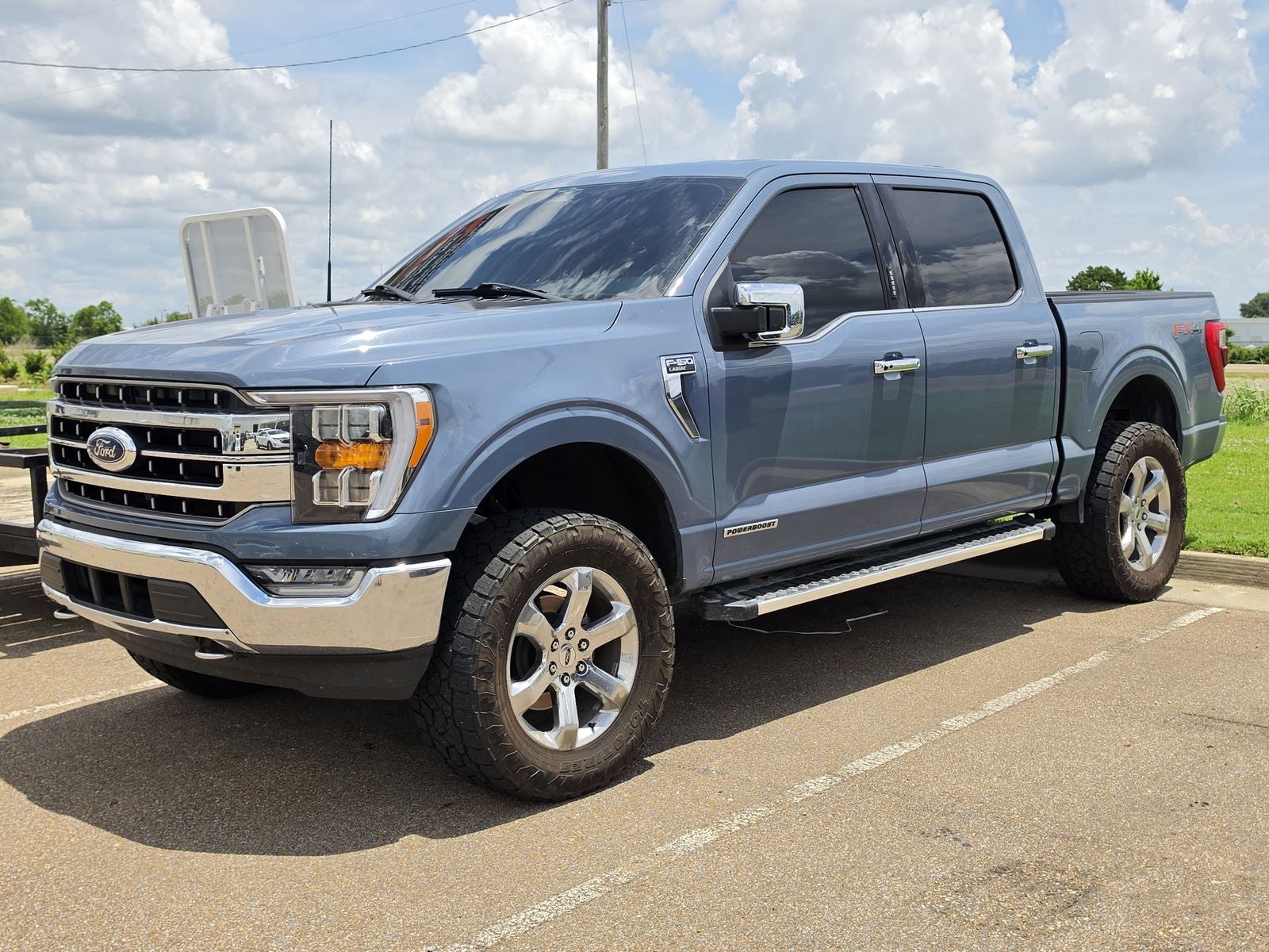 2023 Ford F-150 Lariat 4x4 SuperCrew 5-1/2 Box's photo
