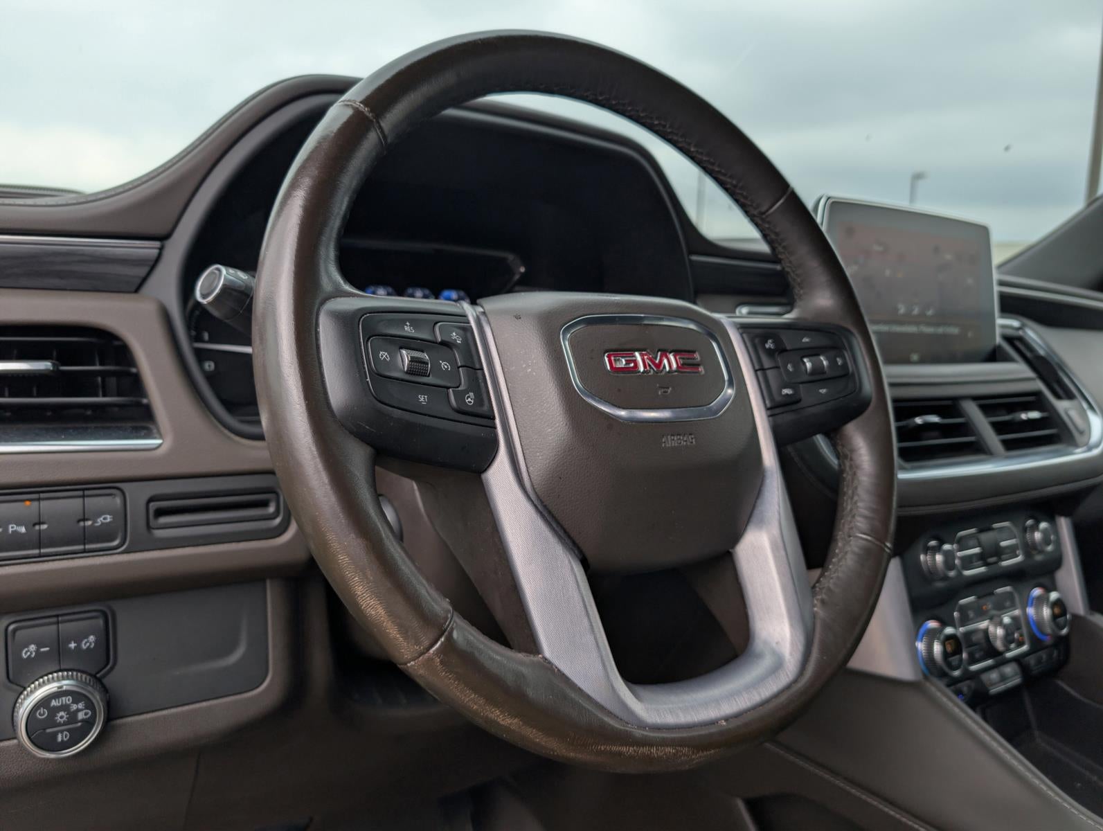 2021 GMC Yukon SLT