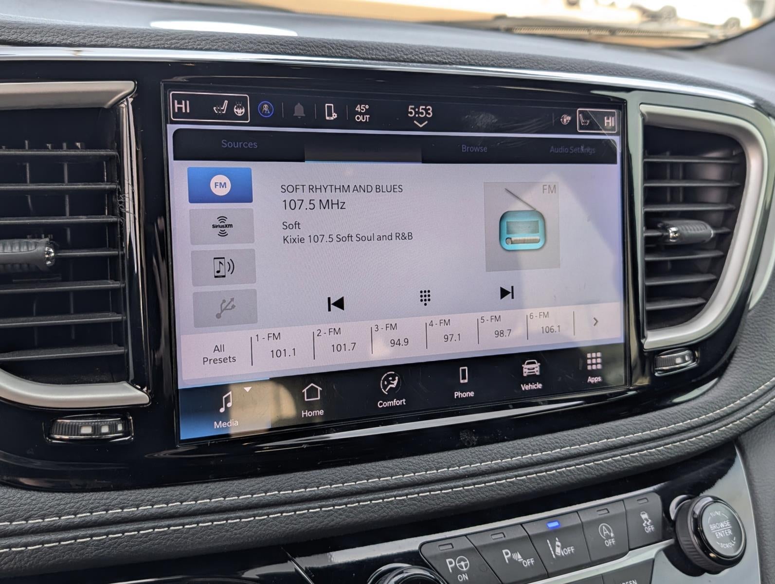 2024 Chrysler Pacifica Touring L