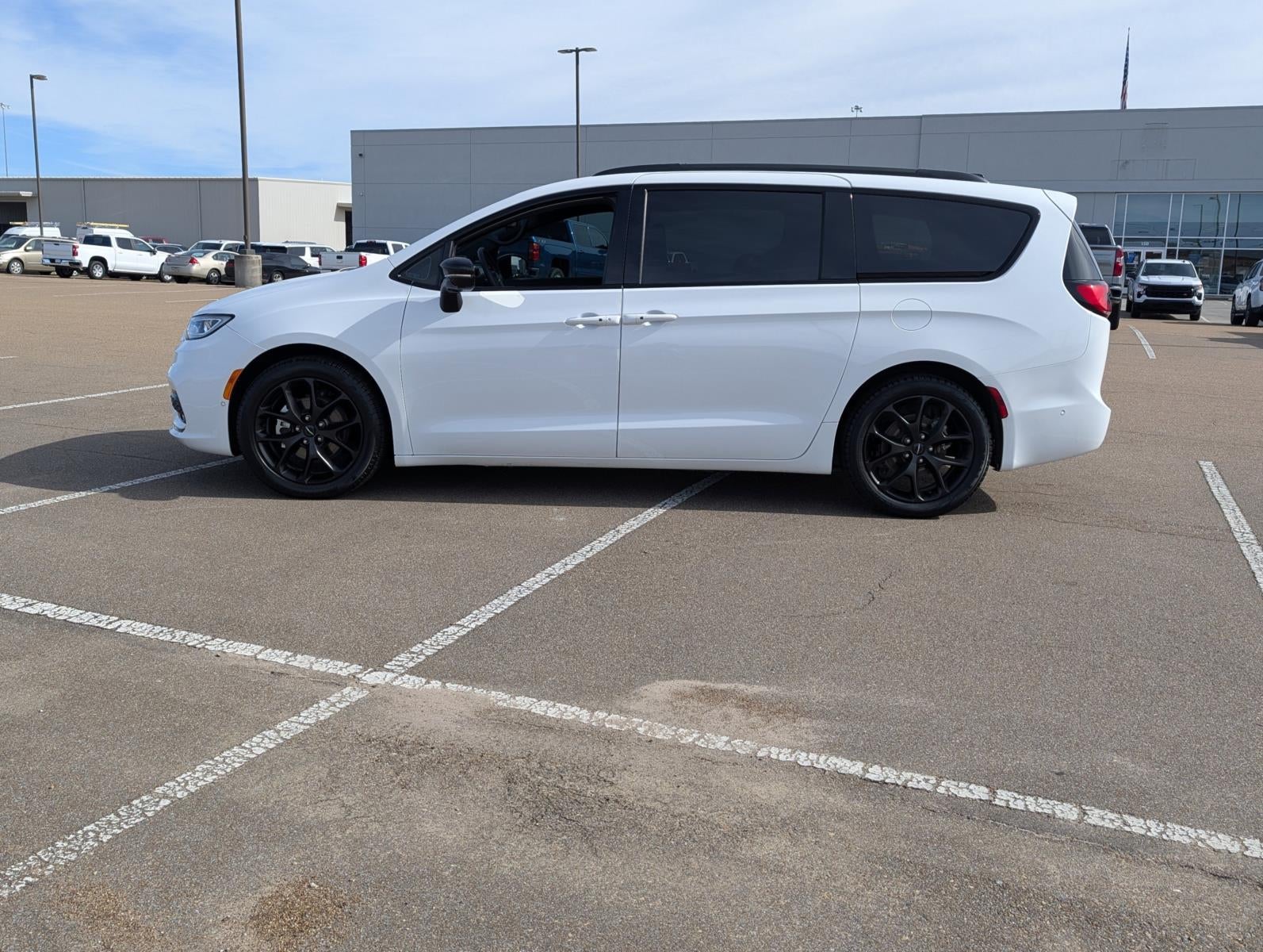 2024 Chrysler Pacifica Touring L