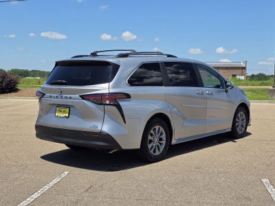 2021 Toyota Sienna XLE